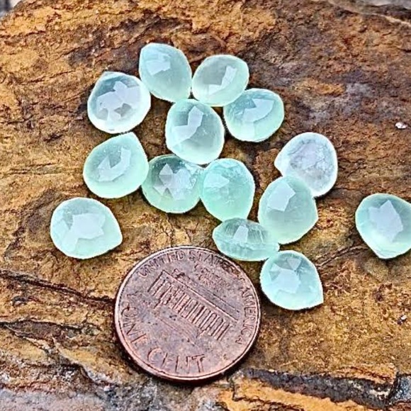 Set of 14 Blue Chalcedony Briolette Beads, NWT, Drilled - Picture 1 of 3